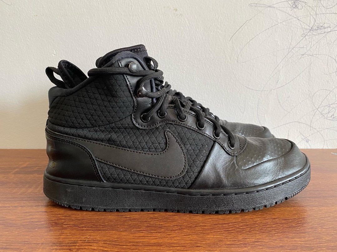 Nike court borough mid winter size 42 5 Men s Fashion Men s Footwear