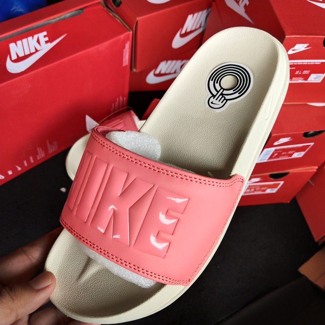 nike shoes slide on