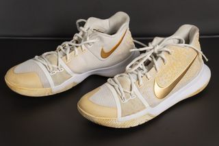 Nike Zoom Kyrie 3 Finals Men's Mid Basketball Shoes Gold Size 44