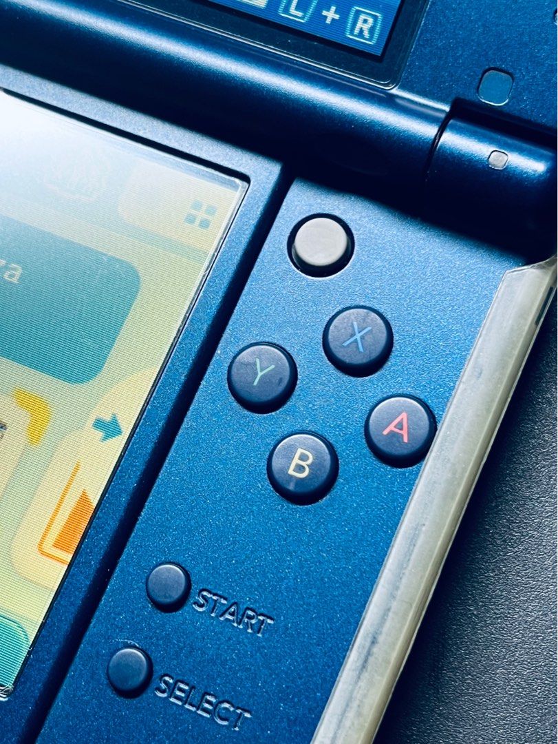 Nintendo NEW 3DS XL Blue console with MODDED (QS47 Serial) 2ds