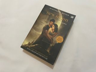Novel (INA) New Moon by Stephenie Meyer