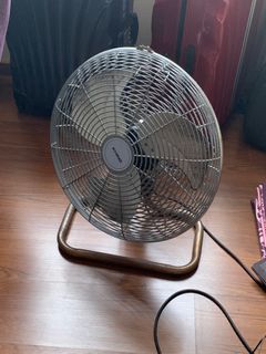 (Category: ) located in . Submitted by eliot_ (Listing ID 1209879692, Image 1). Description: .
