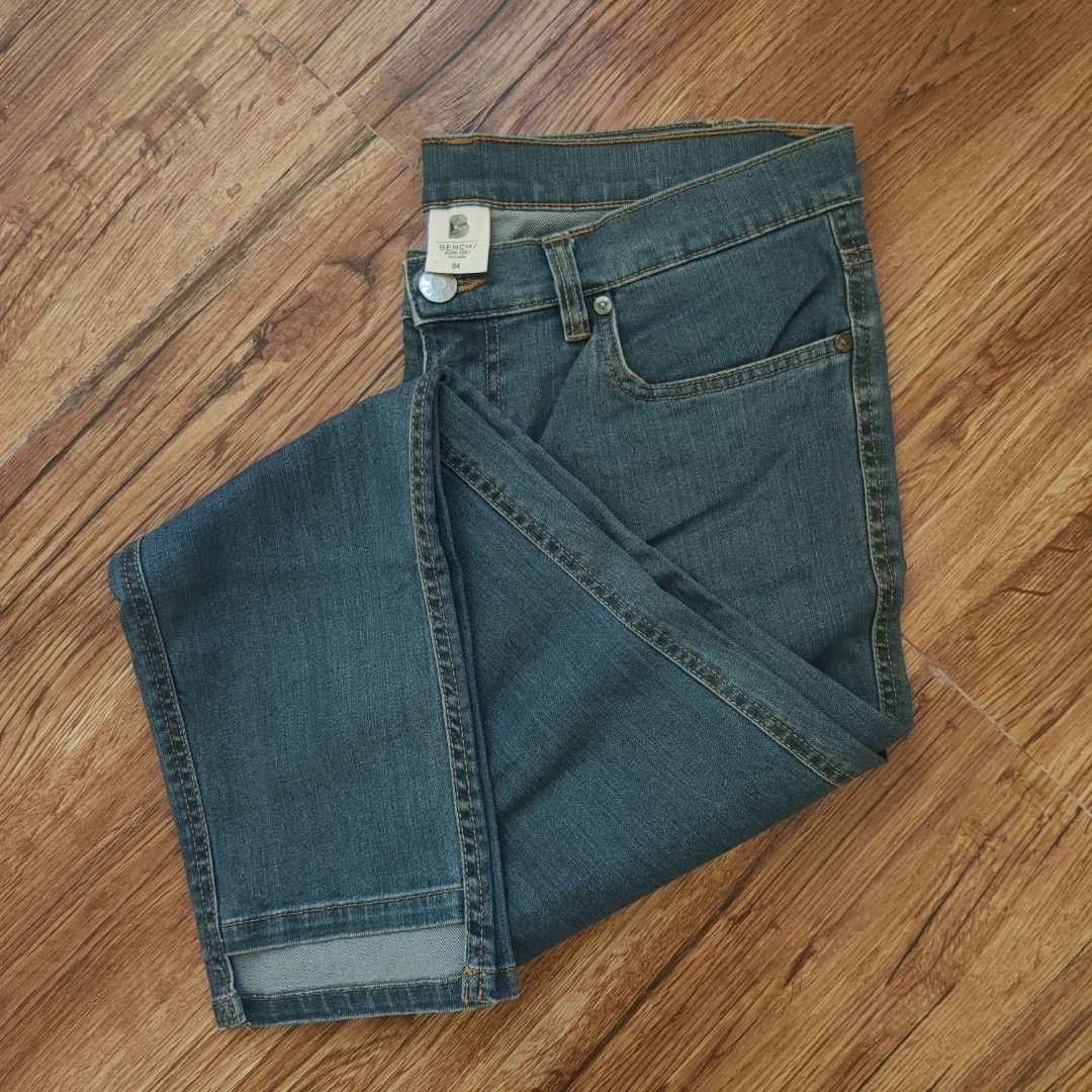 [preloved] bench denim jeans straight cut size 34 (Category: Jeans) located in Antipolo. Submitted by krishasaints (Listing ID 1209949437, Image 1). Description: ▪️size: 34 in waist ▪️color: denim ▪️condition: 10/10 💖 (stretchy, sturdy denim, lightweight, very comfy) ▪️rfs: decluttering, weight loss 🥹 ▪️mop: Gcash/BPI.