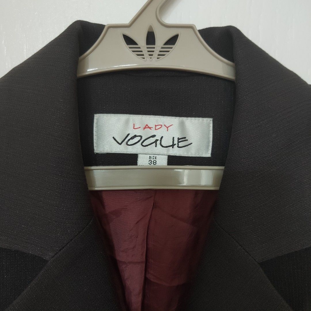 [preloved] lady vogue dark grey blazer (Category: Coats, Jackets and Outerwear) located in Marikina City. Submitted by krishasaints (Listing ID 1175842554, Image 2). Description: ▪️size: M ▪️color: dark grey ▪️condition: 9/10 💗 ▪️rfs: decluttering, poverty 🤣🥲 ▪️mop: Gcash/BPI.