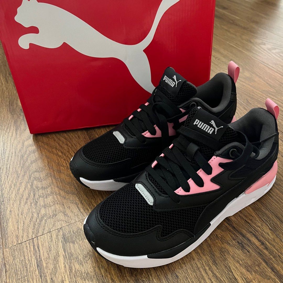 Puma Running Shoes Sneakers, Fesyen Wanita, Sepatu di Carousell
