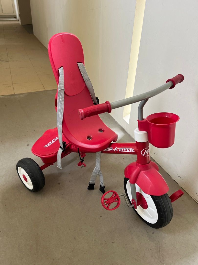Radio Flyer Stroll N Trike Red Tricycle Tricycle for Toddlers
