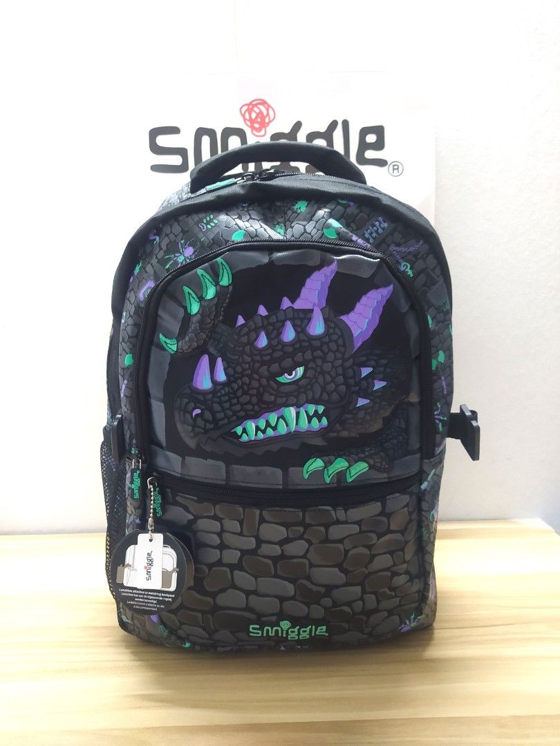 Black deals dragon backpack