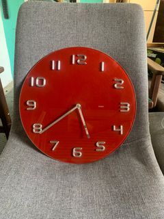 Red clock