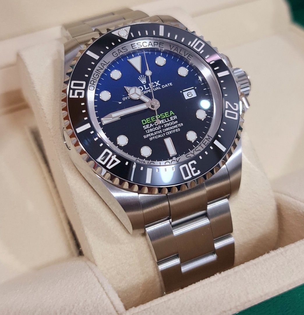 Rolex (Category: Luxury Watches) located in Manila. Submitted by bng21 (Listing ID 1209909792, Image 3). Description: brand new full set unresized 2022 reference 126660.