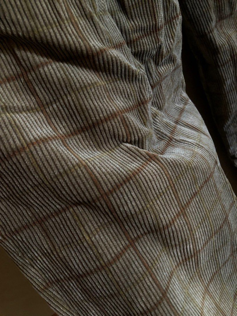 Ruff Hewn Straight Cut Foldable Corduroy Pants (Category: Other Bottoms) located in Paranaque City. Submitted by kanghaee (Listing ID 1209916081, Image 3). Description: - Super cute!! - Can fit mens also - Can fold at the bottom - 40.5” L x 15” Waist Belt Width Laid Flat - Pm me for more info 😊.