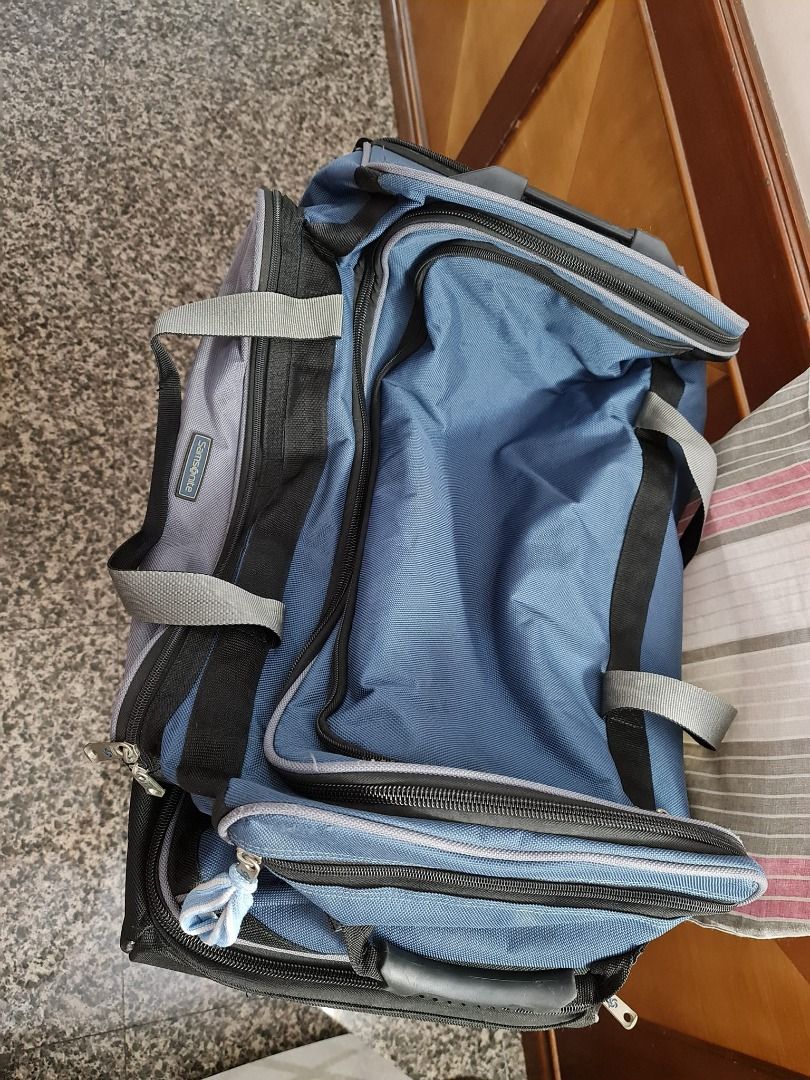 Samsonite duffle trolley luggage Hugh capacity, Hobbies & Toys, Travel