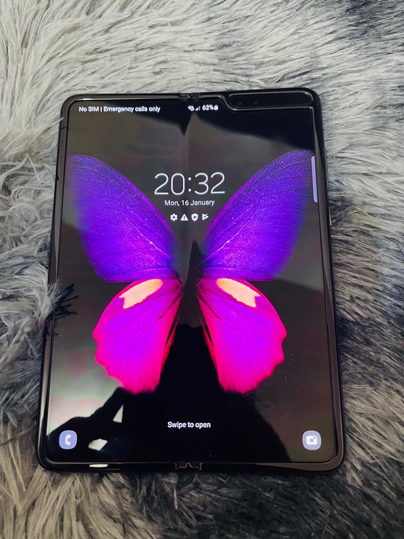 Samsung Fold, Mobile Phones & Gadgets, Mobile Phones, Android Phones