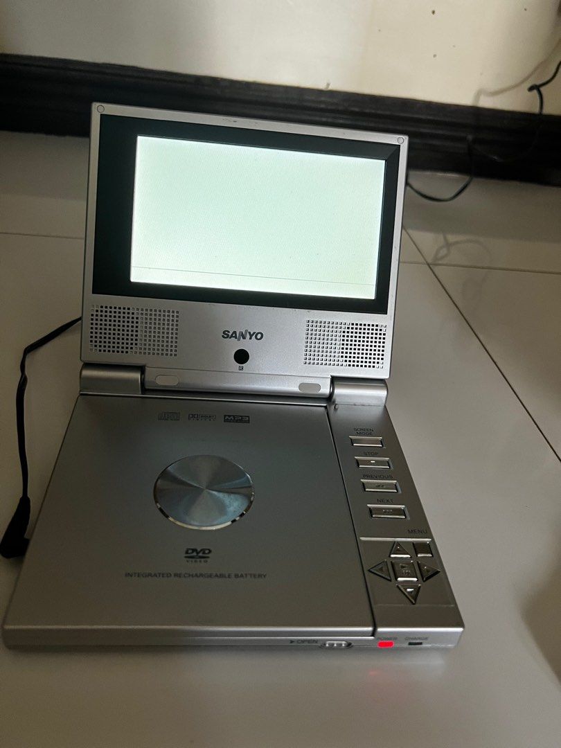 Sanyo DVD player (vintage), Audio, Portable Music Players on Carousell