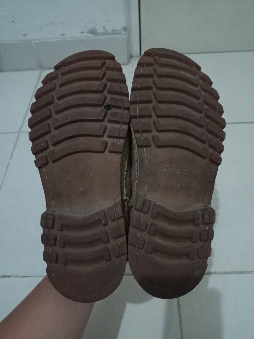 Sepatu Crocodile Original Size 39, Men's Fashion, Men's Footwear ...