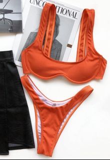 (Category: ) located in . Submitted by weekendwardrobe (Listing ID 1209971981, Image 1). Description: .