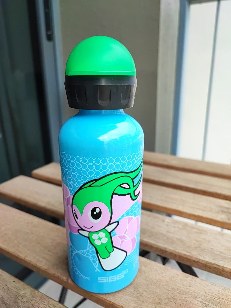 Sigg Swiss Made water bottle, Furniture & Home Living, Kitchenware