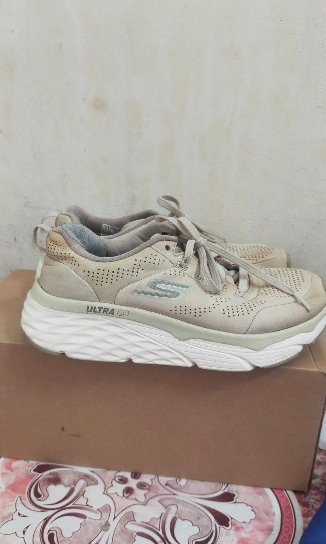 skechers max cushioning ultra go