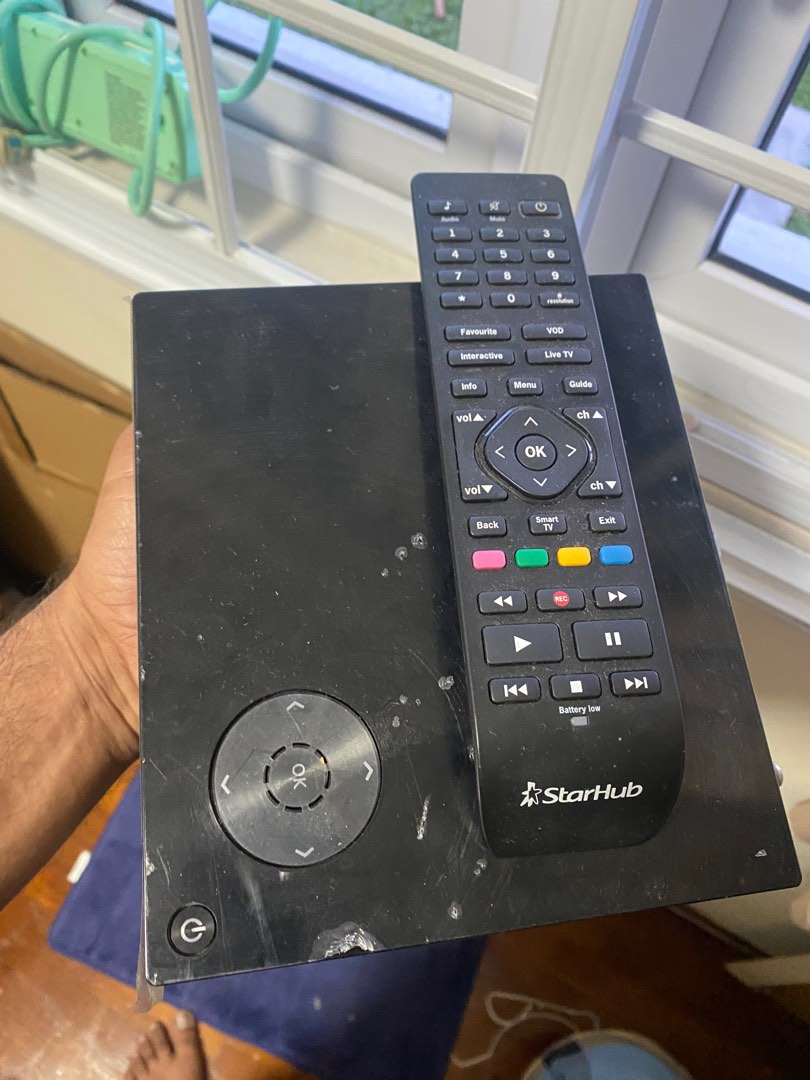 Starhub tv set top box, TV & Home Appliances, TV & Entertainment, Media
