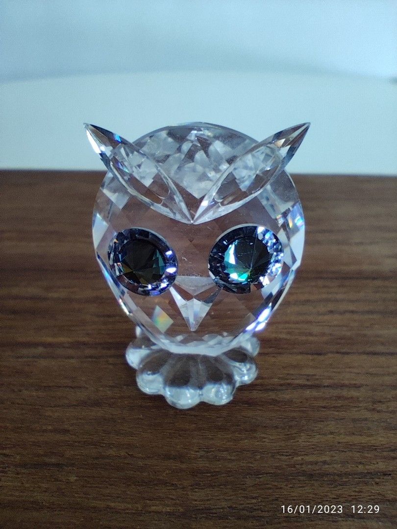 Swarovski Crystal Animals Figurine (Owl), Furniture & Home Living, Home  Decor, Other Home Decor on Carousell