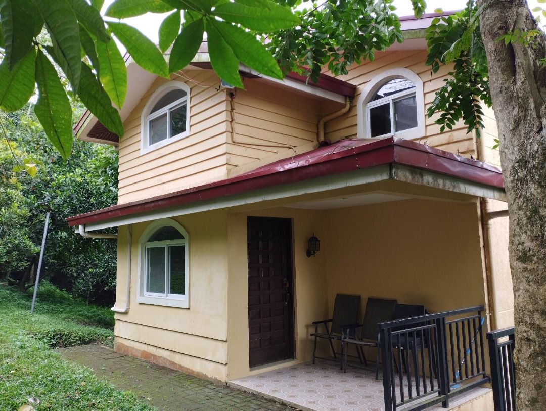 Beautiful 2 Floor Tagaytay House w/ Basement (Gated Subdivision