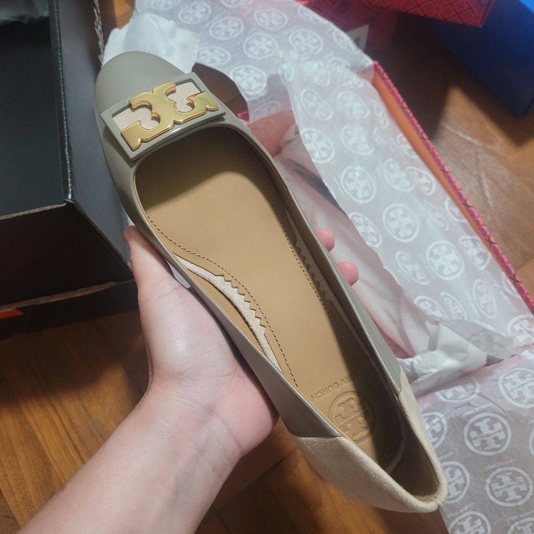Tory Burch Leather Closed Shoes/Flats, Women's Fashion, Footwear, Flats on  Carousell