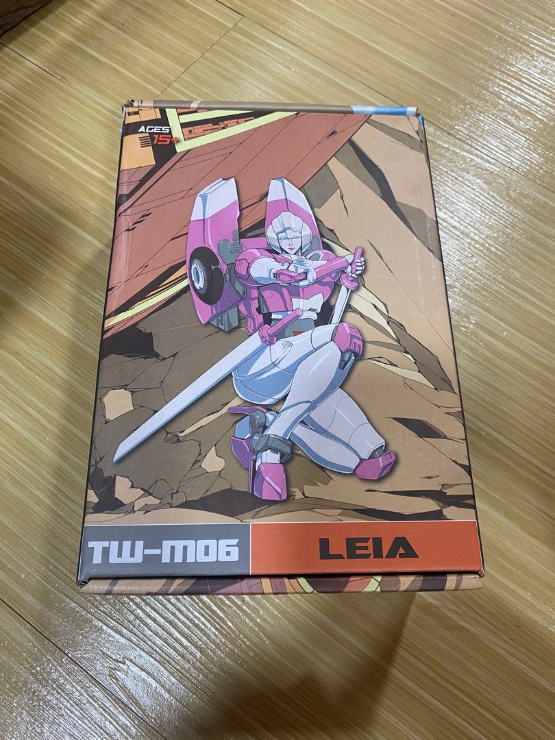 Toyworld Twm06 Leia Arcee Transformer Arcee Mp scale, Hobbies & Toys