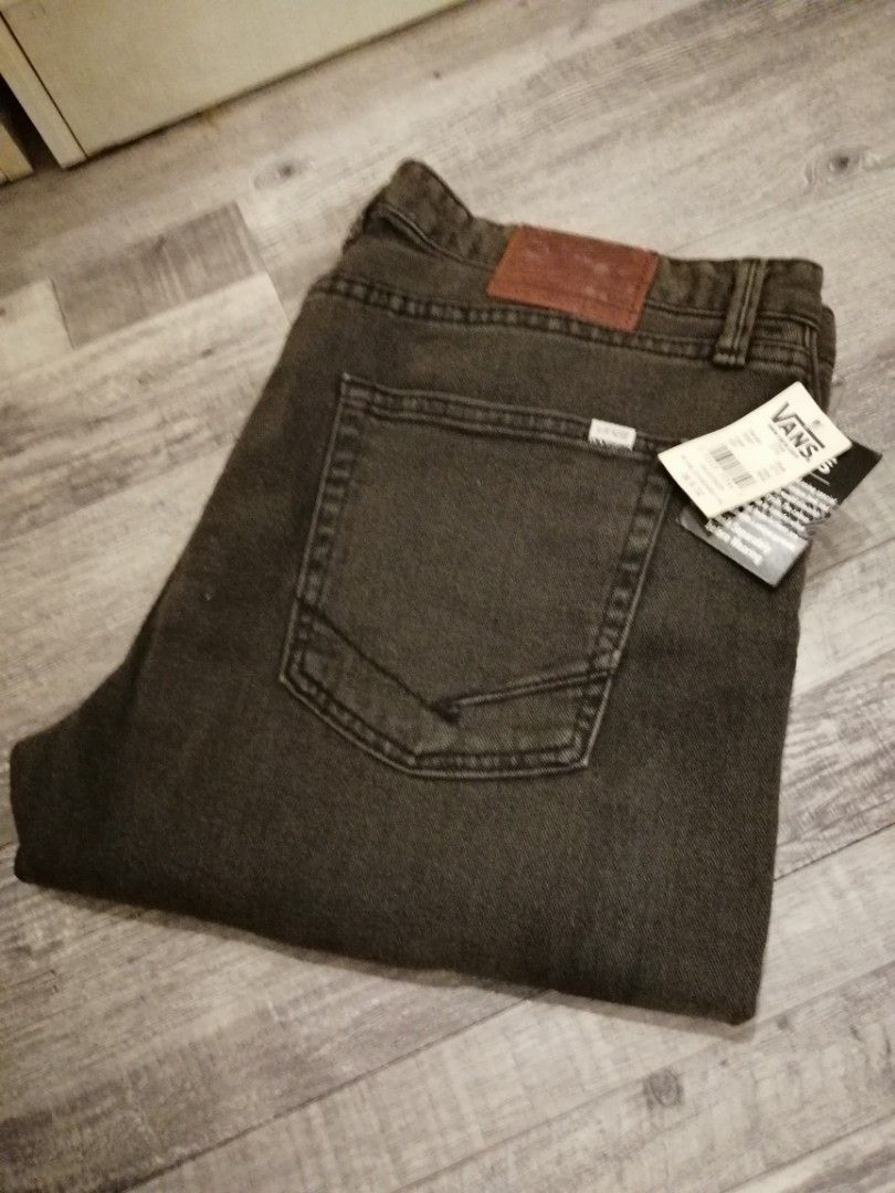VANS V56 AV COVINA jeans Men s Fashion Bottoms Jeans on Carousell
