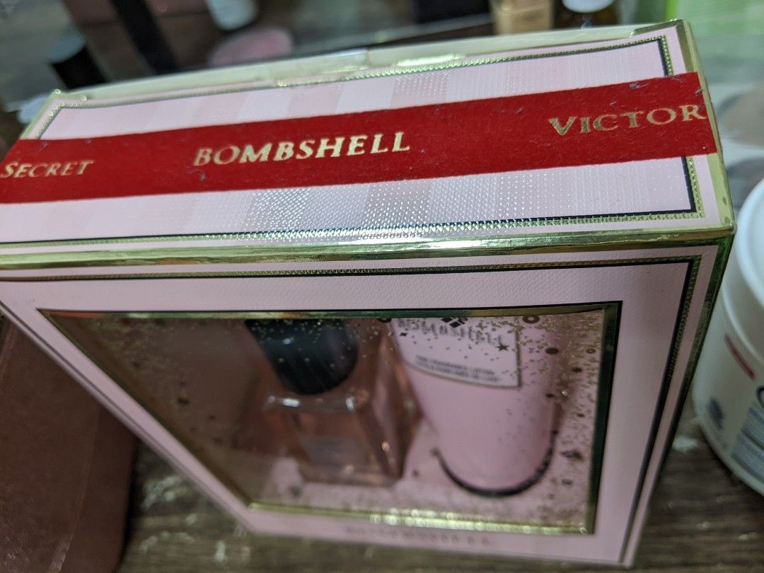 Victoria Secret Bombshell gift pack / set (fragrance mist + lotion ...