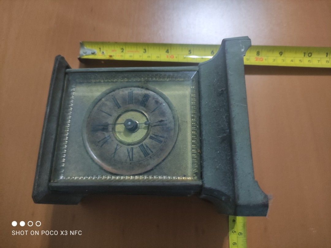 Vintage clock not working, Furniture & Home Living, Home Decor