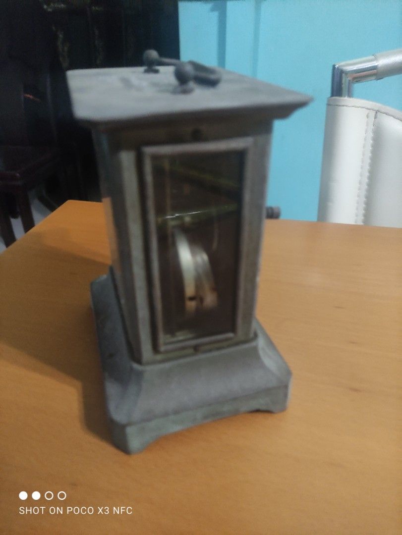 Vintage clock not working, Furniture & Home Living, Home Decor