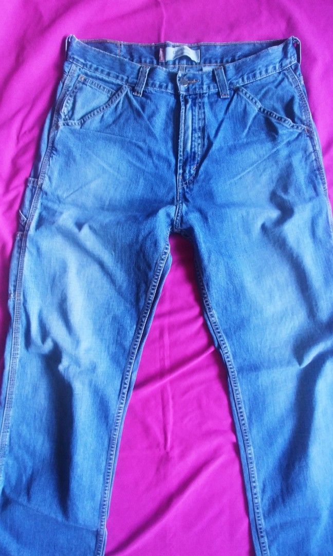 Vintage Levi's Carpenter Pants 32W 34L (Category: Jeans) located in Manila. Submitted by mt.everest (Listing ID 1209948773, Image 3). Description: Levi's Carpenter Pants Loose straight fit Vintage style Waist: 32 in. Inseam: 34 in. Hem: 9.5 in. Thigh: 11 in. Front rise: 12 in. Defect: Fraying at back of bottom hem This ad will be deleted once the item is sold. For sale only. Not interested in trade. BPI or Gcash Buyer pays SF..