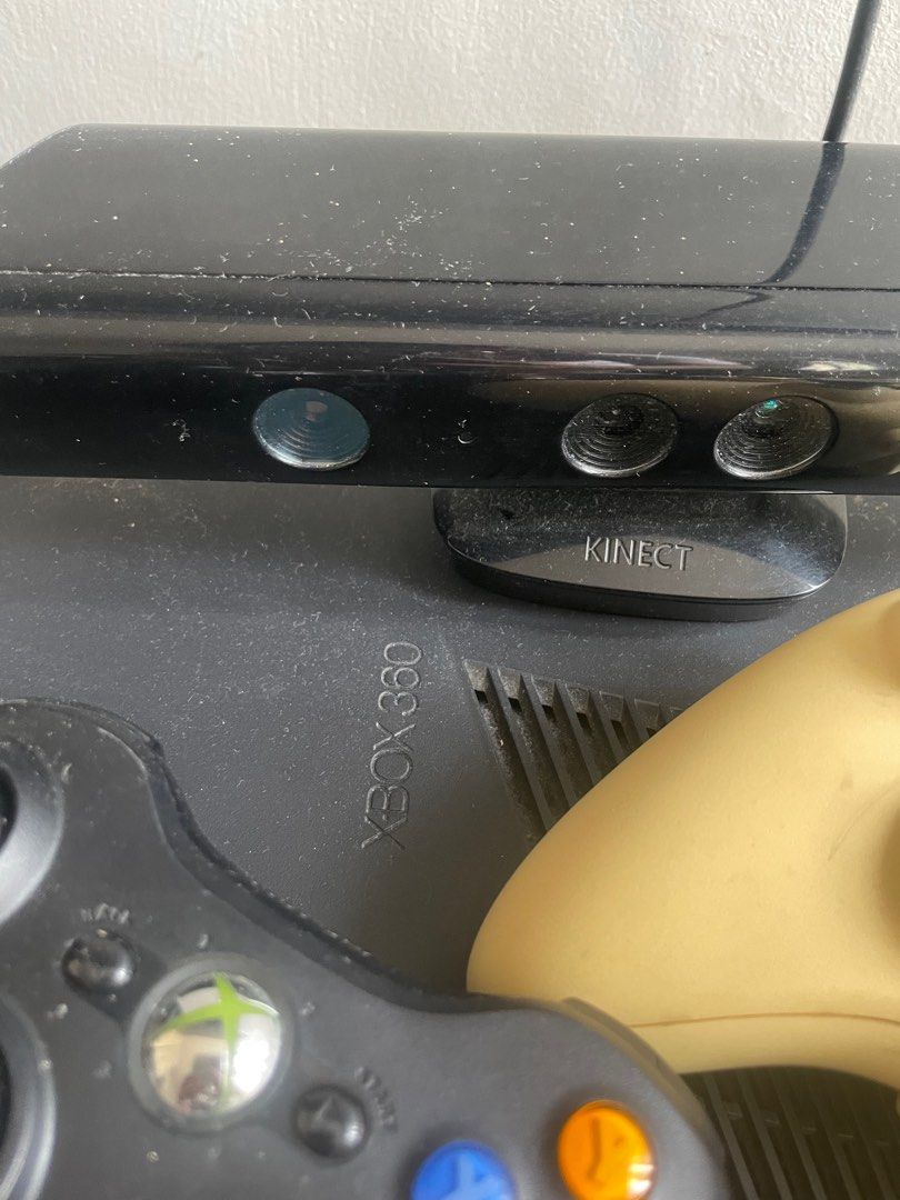 Xbox 360 (Category: Xbox) located in Cainta. Submitted by saejaelye (Listing ID 1209900778, Image 2). Description: Xbox 360 kinetic Barely used at all With 2 controller (white and black) .