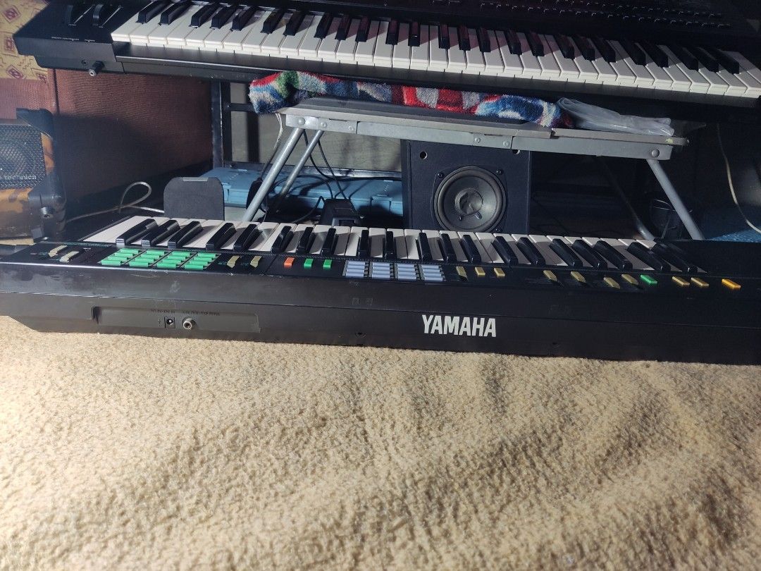 1987 Yamaha PSR12 Keyboard Piano Synthesizer, Hobbies & Toys, Music