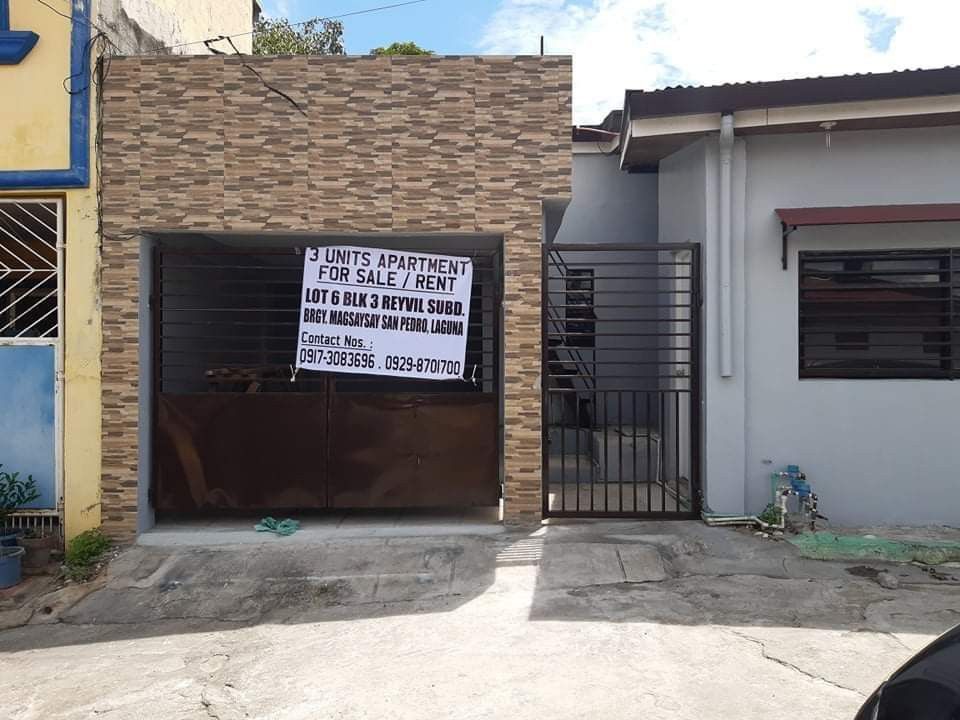 3 UNIT APARTMENT FOR SALE (Category: Apartments & Condos) located in Muntinlupa City. Submitted by MrsJay (Listing ID 1210140100, Image 1). Description: 189sq 3 units 1st and 2nd unit 2 rooms na malalake 3rd unit para studio type lng sya meronnparking pwede pa sya palagyan ng 2nd floor.. clean title 20k mothly ang profit ng 3 units location: san pedro laguna.