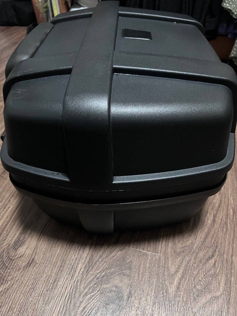 47L top box with base plate, Motorcycles, Motorcycle Accessories on