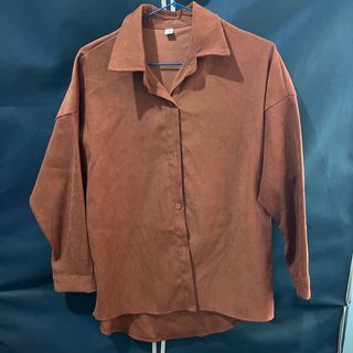磚紅色襯衫