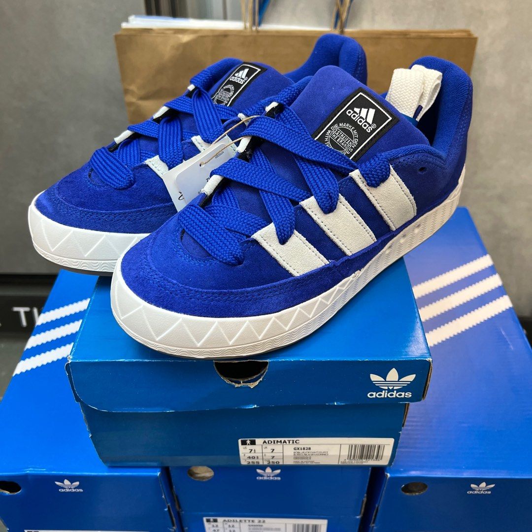 ADIDAS ADIMATIC GX1828 左右差半碼, 男裝, 鞋, 波鞋- Carousell