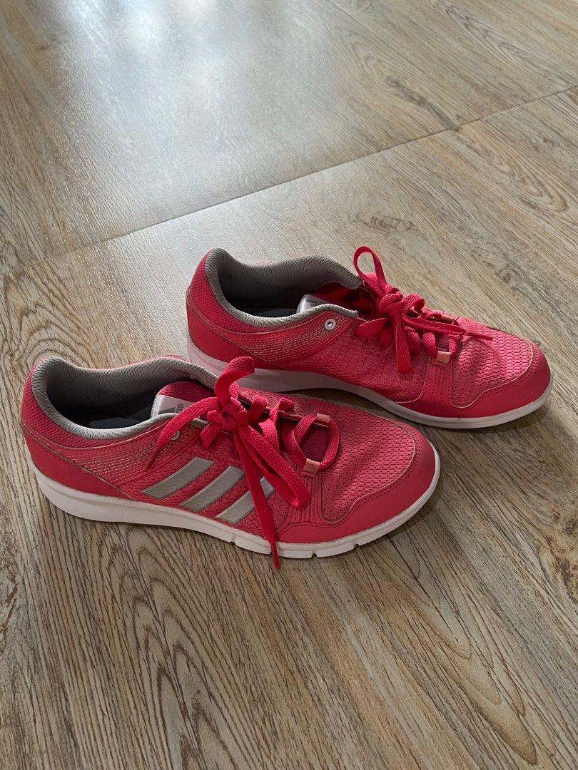 womens nike hot pink running shoes