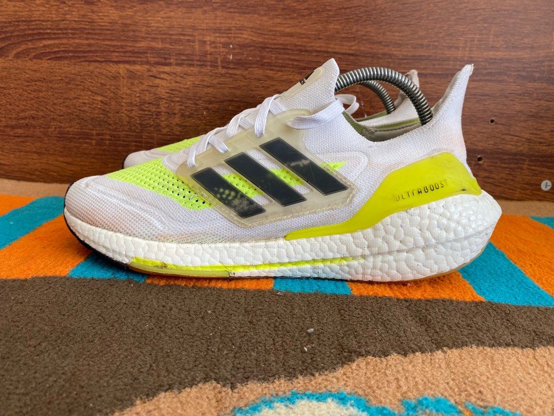 Adidas ultraboost 21 size 42, Fesyen Pria, Sepatu , Sneakers di Carousell