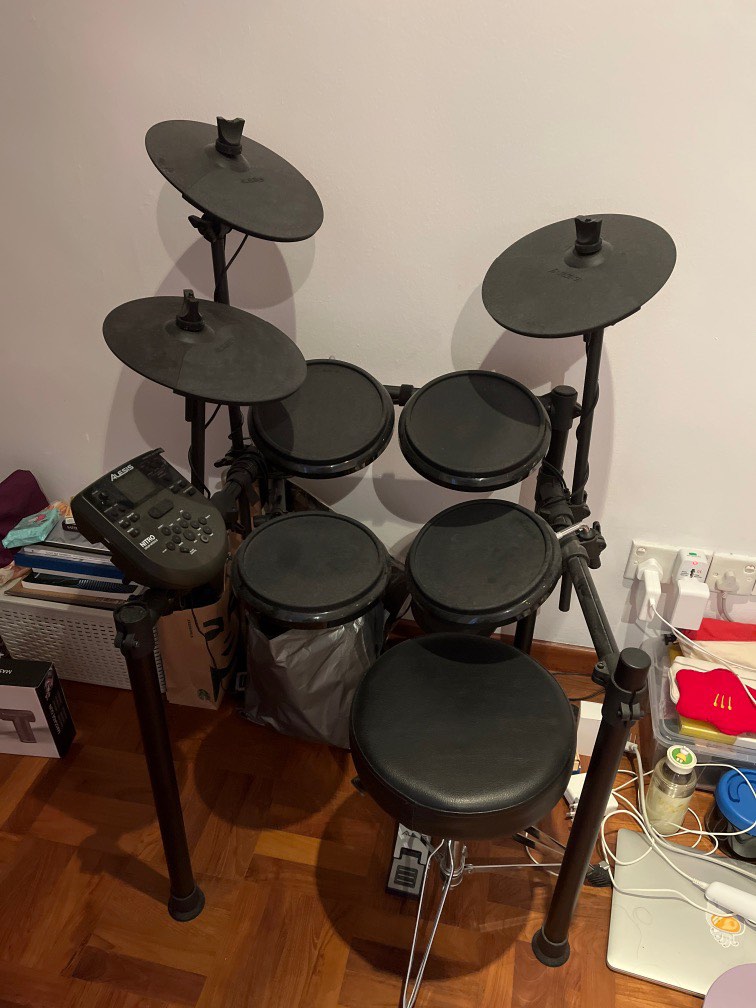 Alesis Nitro Kit Electronic Drum Set, Hobbies & Toys, Music & Media