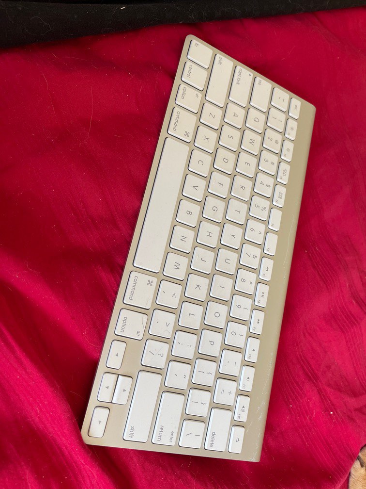 Apple wireless keyboard, Computers & Tech, Parts & Accessories