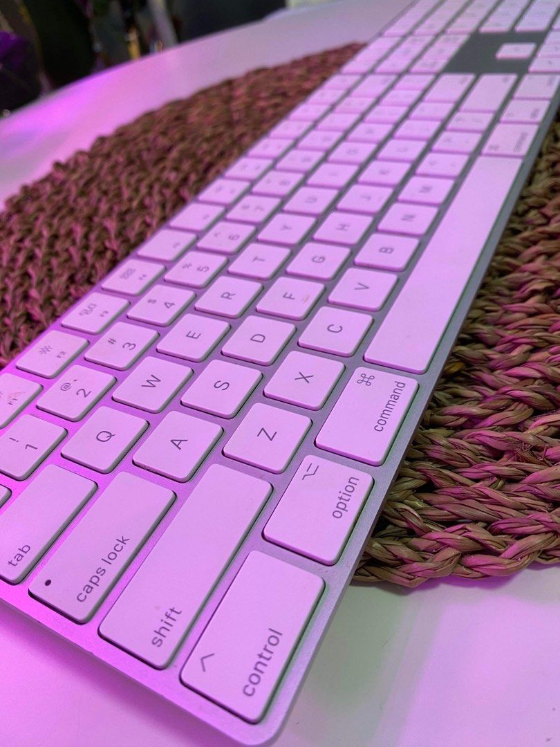 Authentic Mac Magic Wireless Keyboard (Defective), Computers & Tech