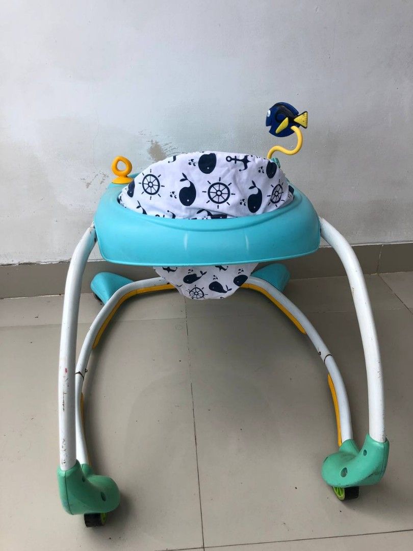 Baby walker finding Nemo, Bayi & Anak, Mainan & Baby Walker di Carousell