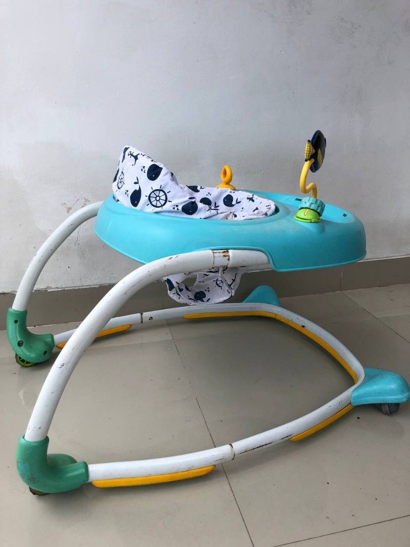 Baby walker finding Nemo, Bayi & Anak, Mainan & Baby Walker di Carousell