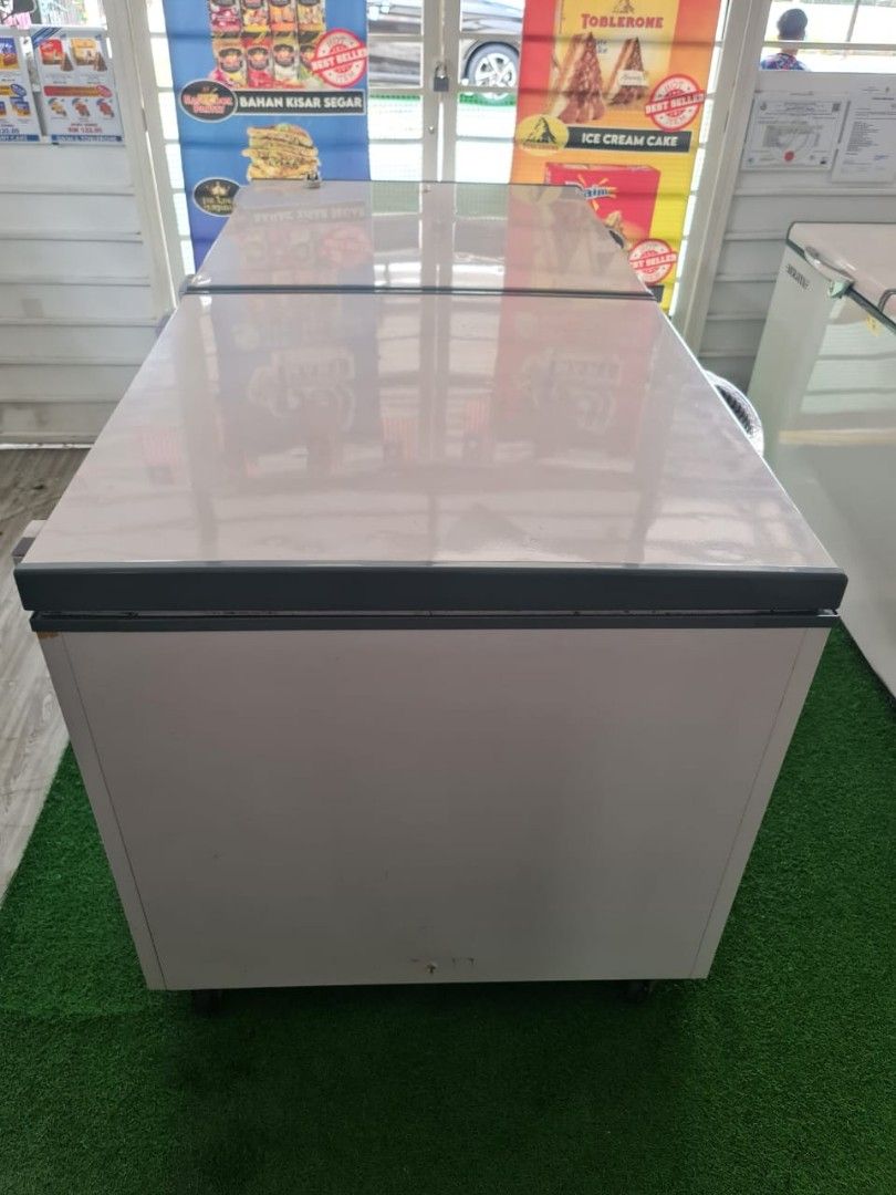BERJAYA CHEST FREEZER 1000L R290A, TV & Home Appliances, Kitchen