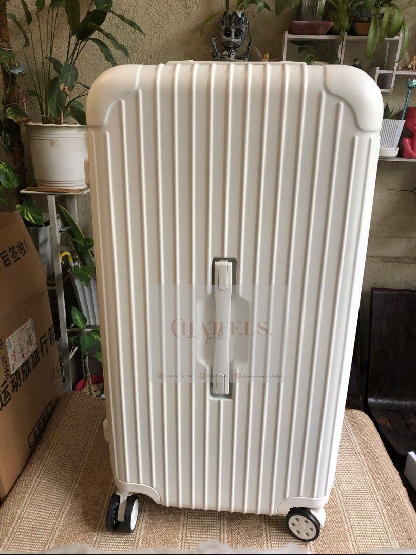 White 28 inches Trunk Luggage (Category: Luggage) located in Antipolo. Submitted by em_cunanan (Listing ID 1210197188, Image 1). Description: Last 1pc- Blue 26inches Yellow - 2pcs 26inches Pink - 2pcs 26inches Description * Hardsell * Matte texture * High quality ABS+ PC material * Waterproof * Rotation wheels 360 degree * TSA embedded combination lock 26 inches Wheels to Handle - 40inches Lenght-14inches Sides- 13.5inches 28inches Wheels to Hand