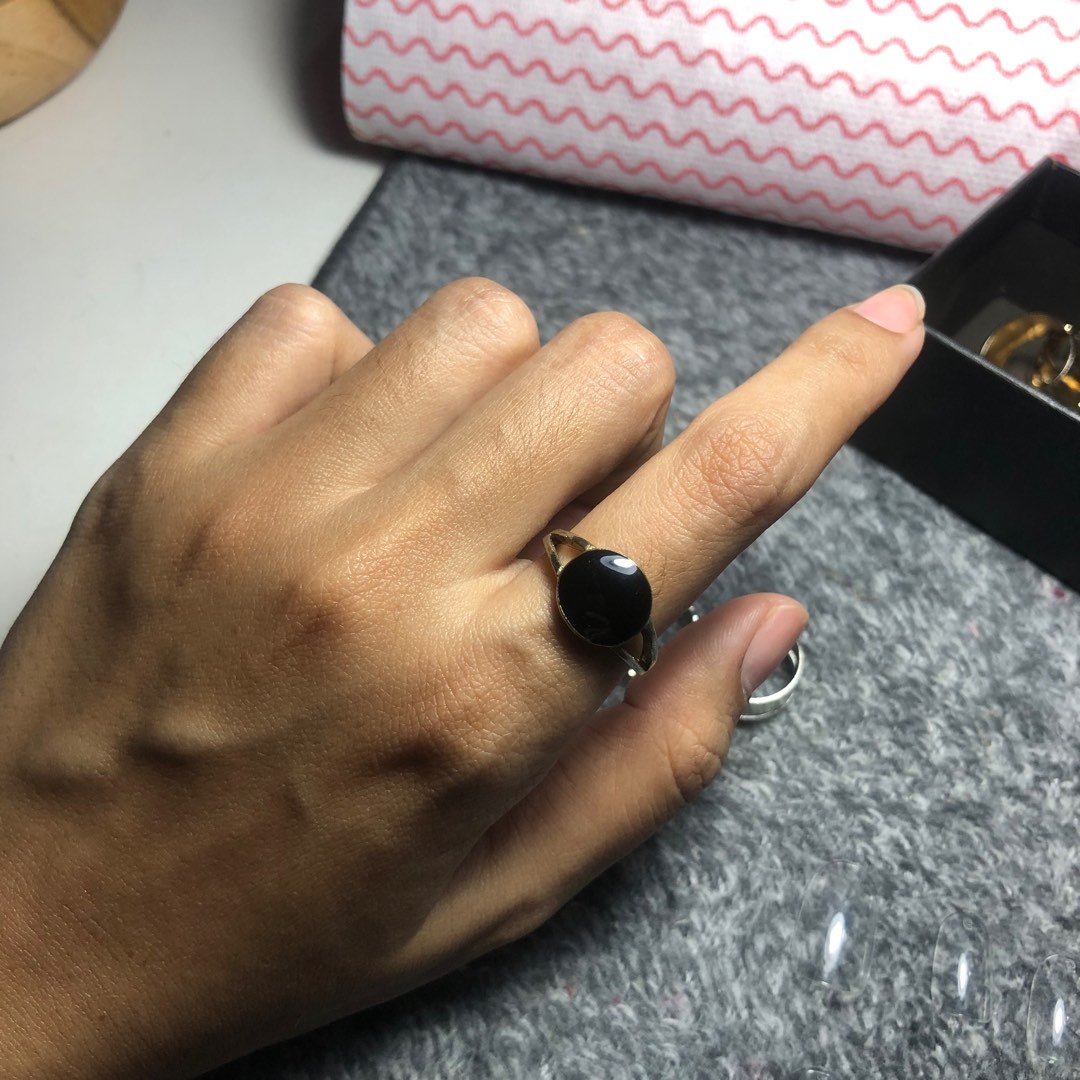 BLACK STONE GOLD RING, Luxury, Accessories on Carousell