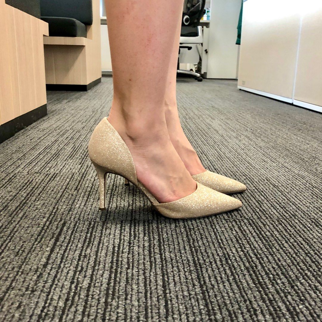 Gold heels under 2 online