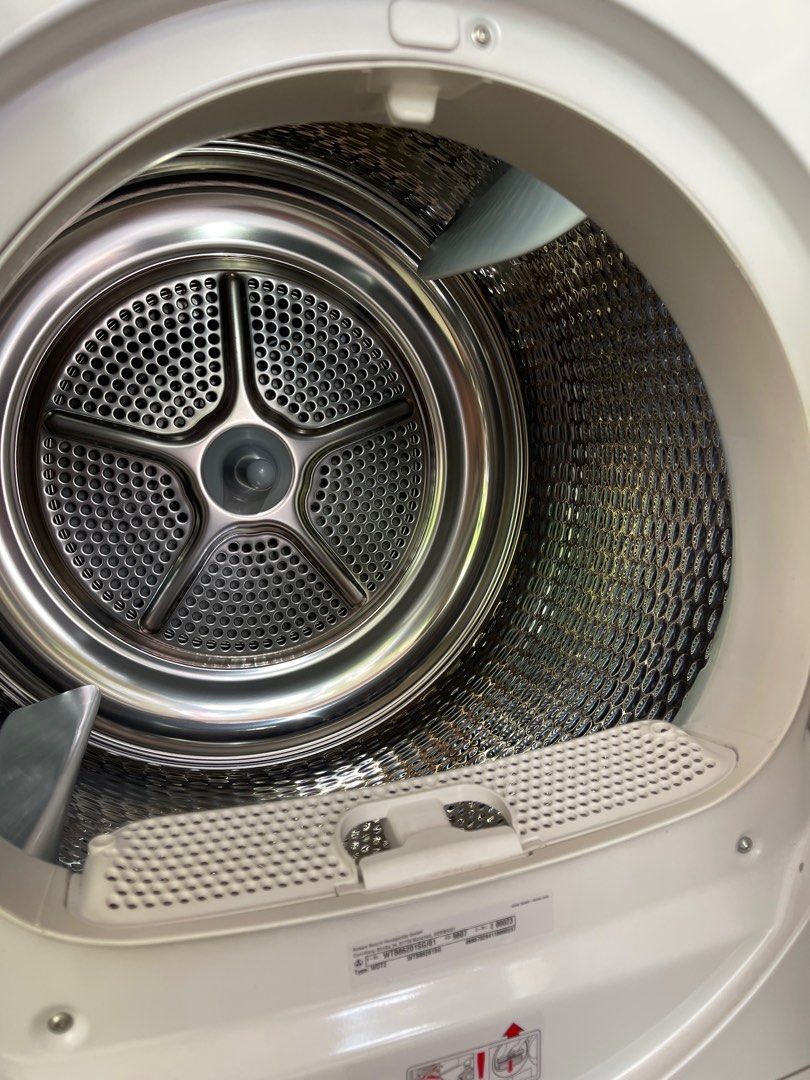 Bosch dryer series 4 condenser, TV & Home Appliances, Washing Machines