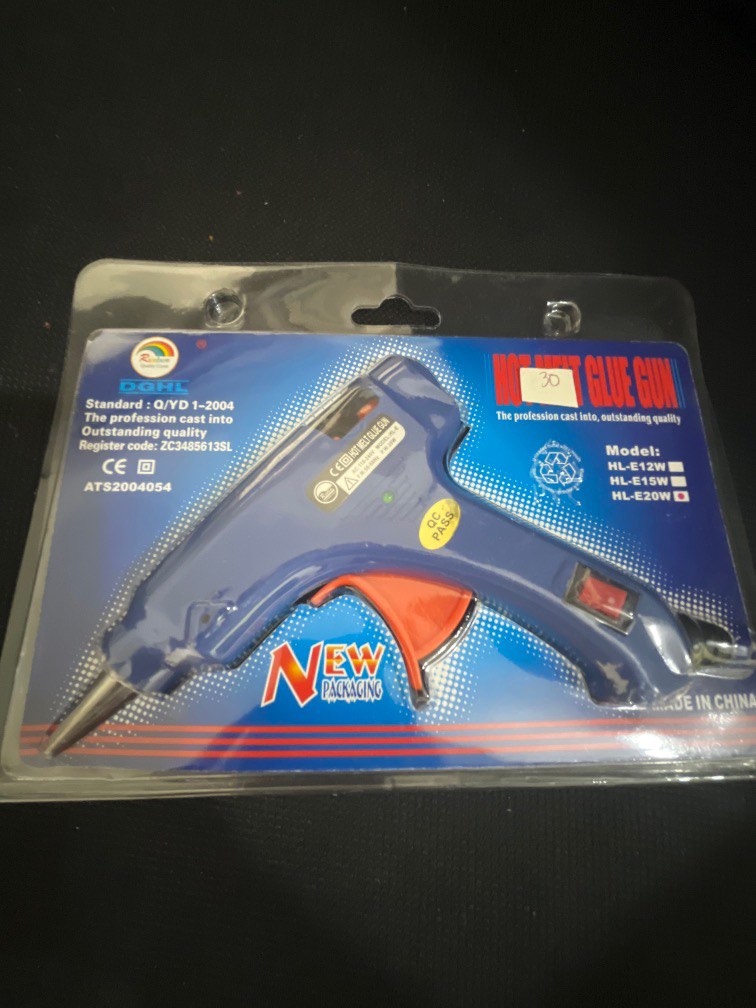 Brand new hot glue gun, Hobbies & Toys, Stationery & Craft, Craft